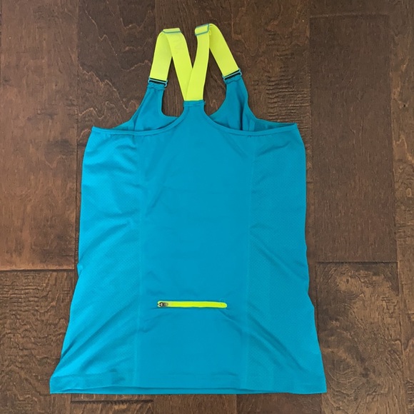 Athletic tank top - Picture 2 of 3